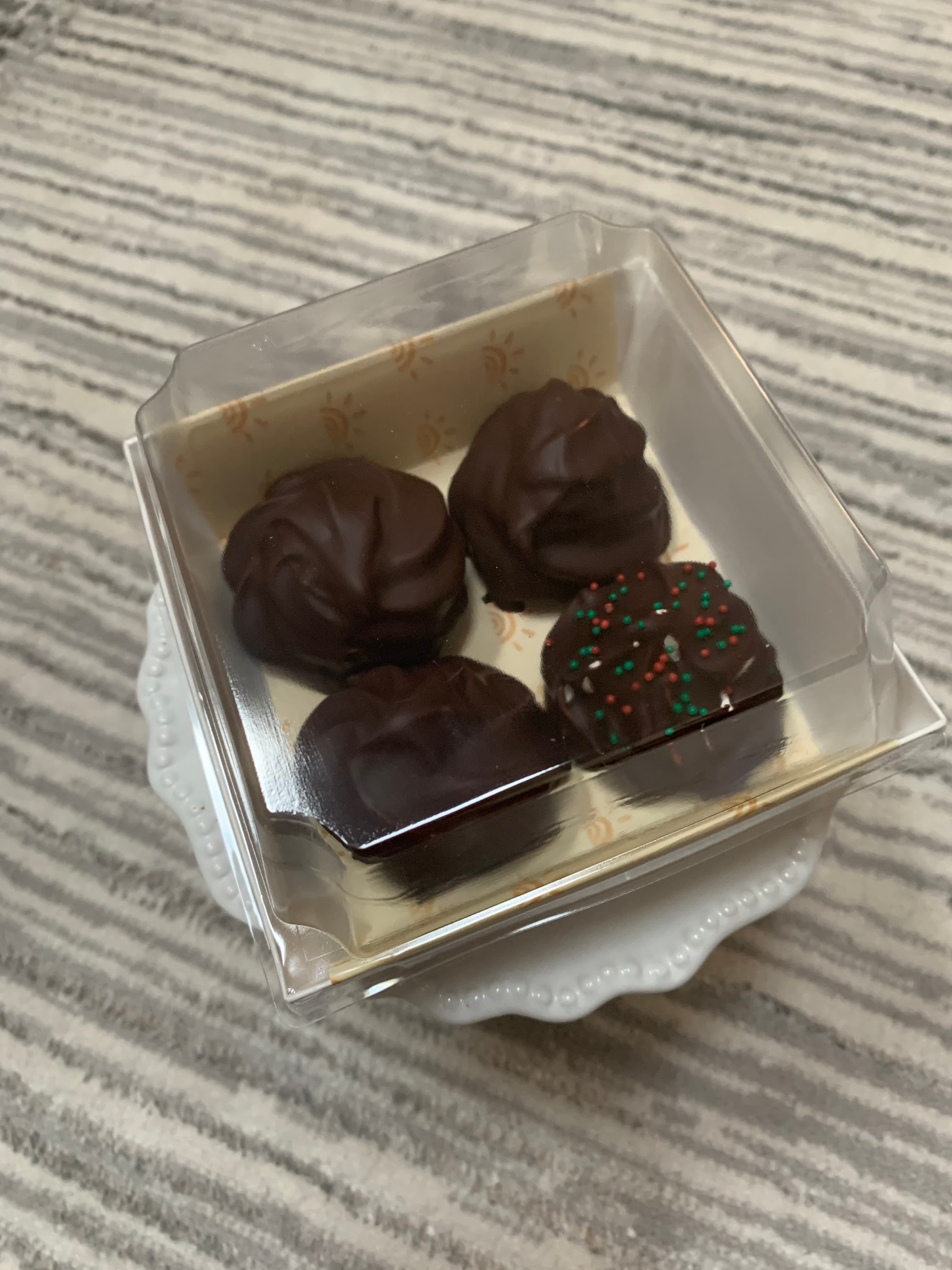 Meringues - chocolate covered